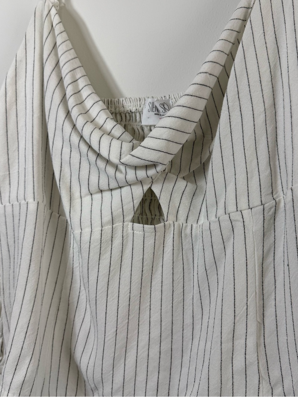 Sienna Sky Pinstripe Twist Front Cutout Cami Top XL Coastal Linen Blend - Picture 3 of 8